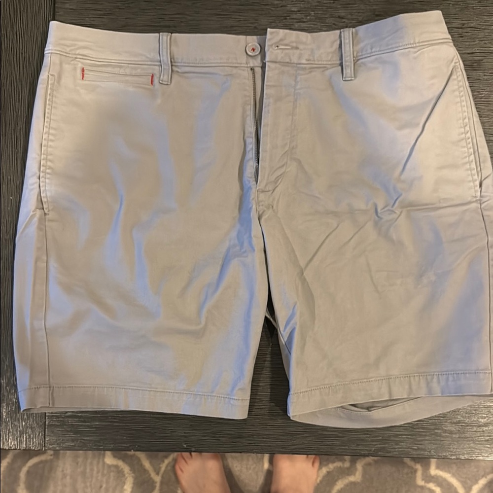 UNTUCKit Light Gray Flat Front Shorts